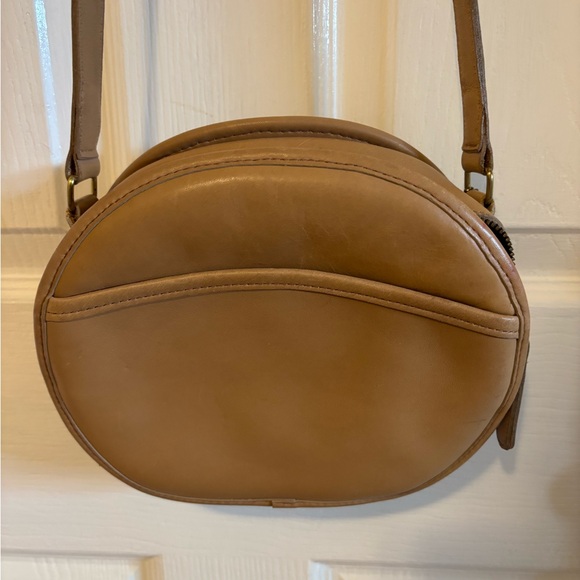 Coach Vintage Tan Leather Canteen Bag Authentic Style 210-2101 - Picture 1 of 8